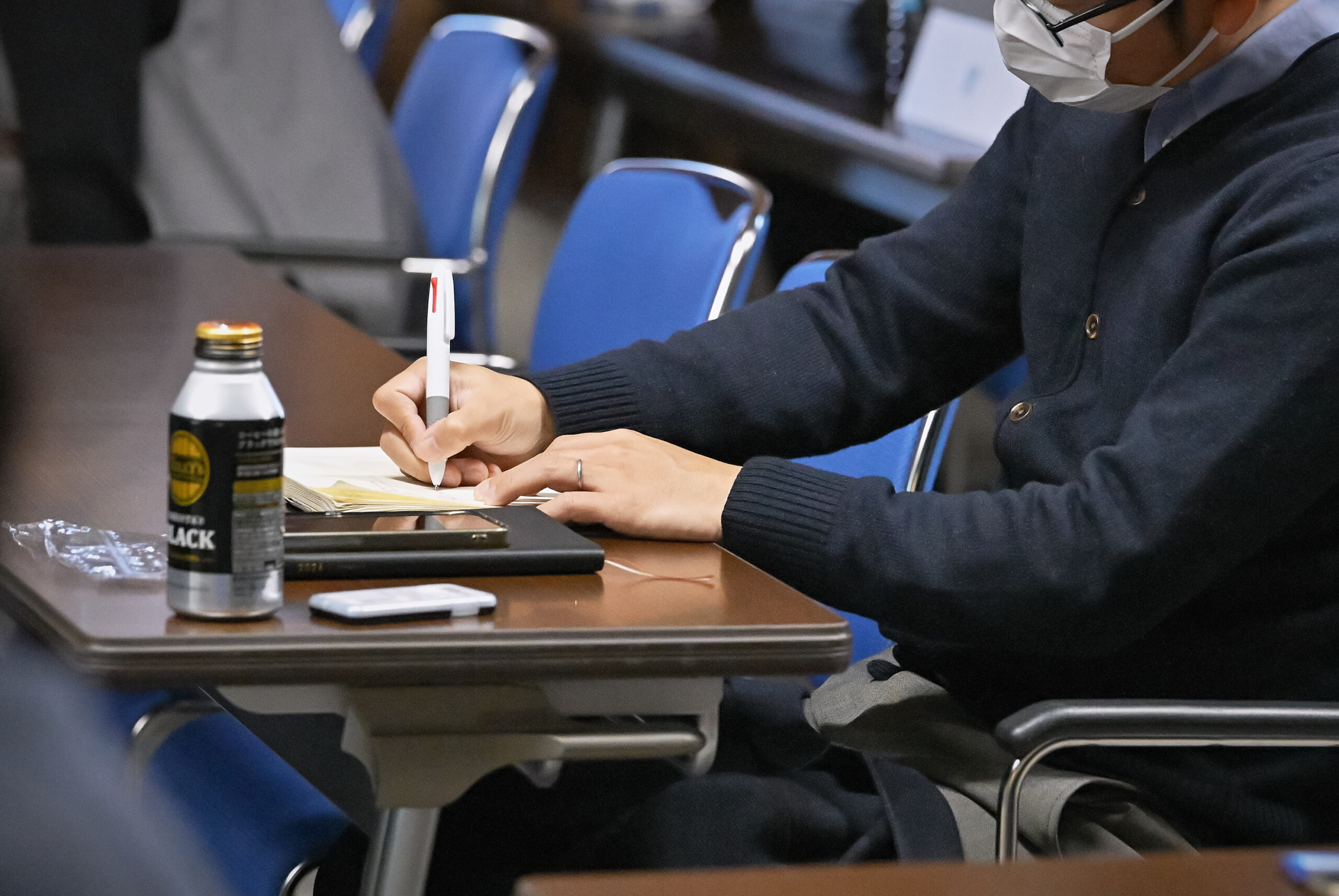 参加者メモを取る様子